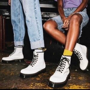 Dr Martens Shoes 6 Women's White Zavala Combat Boot Lace Up Leather